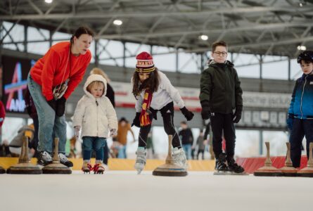 Het Alkmaars IJsplein op De Meent: Winterplezier voor de hele familie